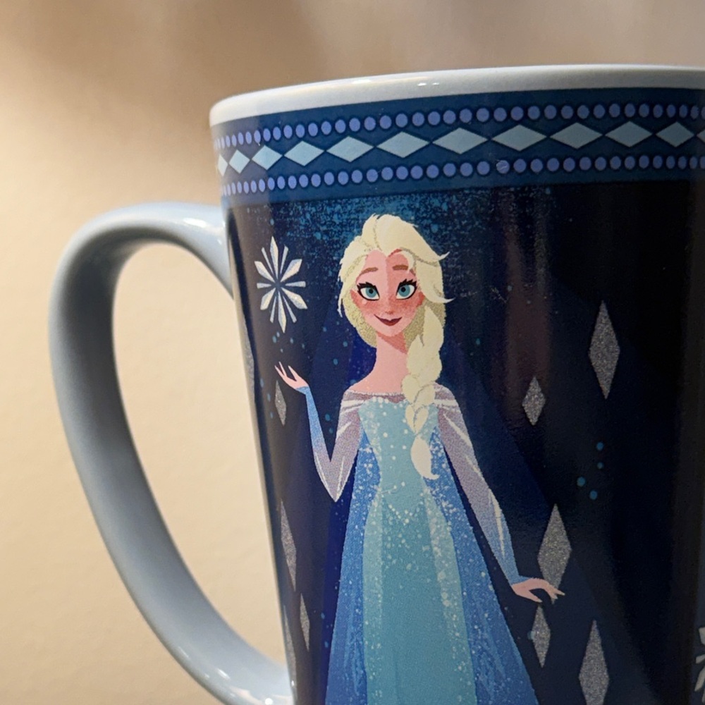 Disney Store - Frozen 10 year anniversary Mug (16oz) featuring Elsa - Picture 5 of 10